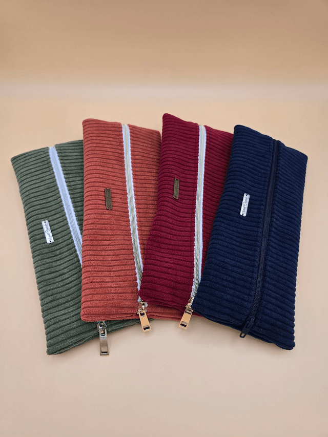 Trousse plate en velours côtelé