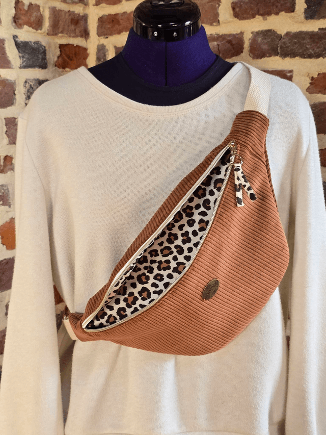 Grand sac banane en velours avec poche extérieure