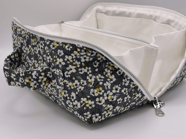 Grande trousse de toilette - Ouverture à plat