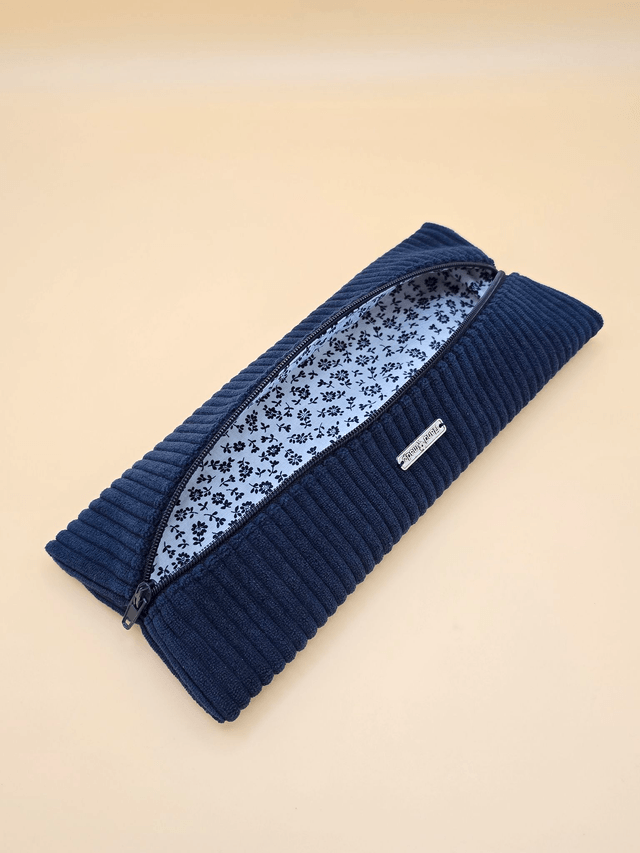 Trousse plate en velours côtelé