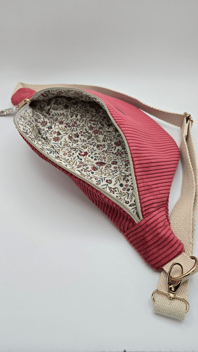 Grand sac banane en velours avec poche extérieure